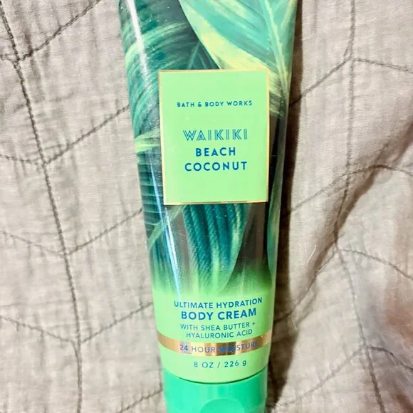 *Discontinued Scent* Waikiki Beach Coconut Lotion Bath & Body Works - Picture 1 of 1